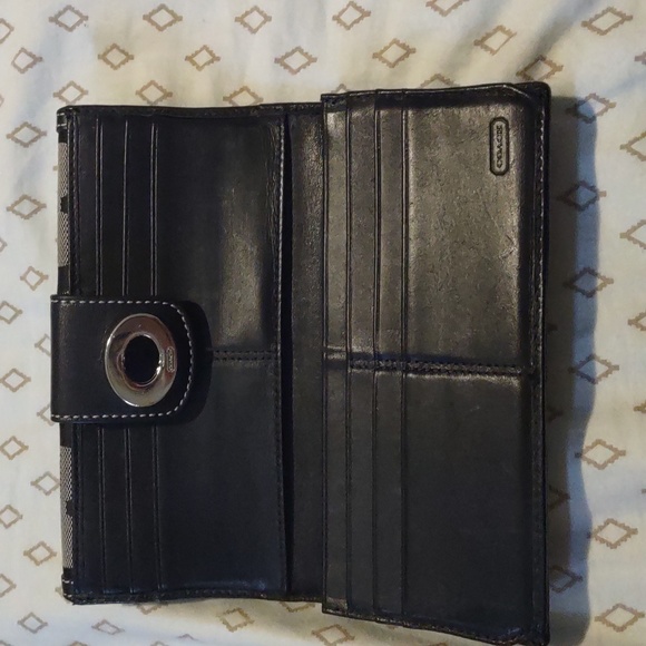 COPY - Authentic Coach Signature Monogram Wallet - Picture 5 of 8